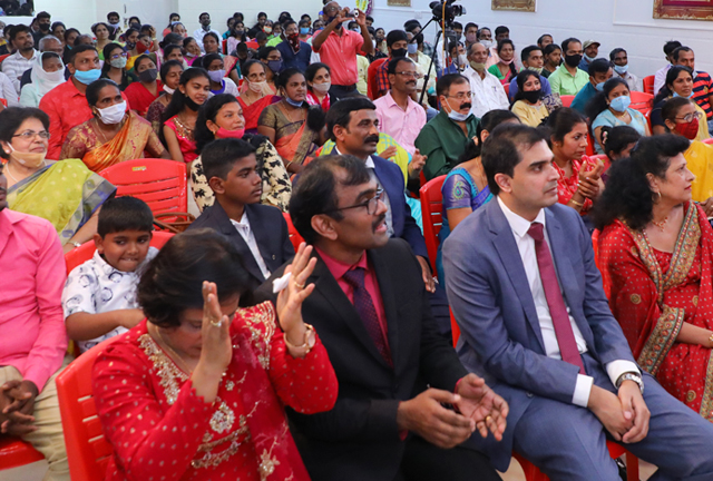 Grace Ministry Celebrates Christmas 2021 with Pomp and Grandeur on 17th Friday, December at its Prayer centre in Valachil, Mangalore. Hundreds gathered at the program and celebrated Xmas with Bro Andrew Richard and family.  